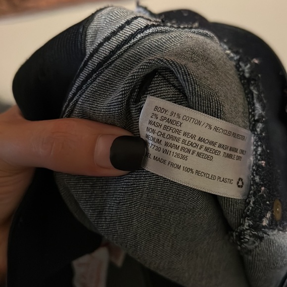 Isabel Maternity• MIDI Stretch Side Panel Jean Short - Picture 3 of 4